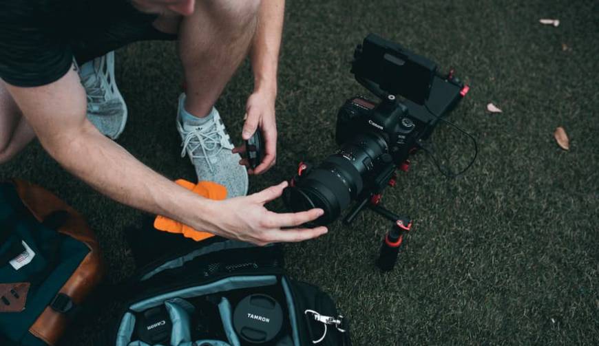 企业年会直播新趋势：视频拍摄公司如何保障百万级观看体验？